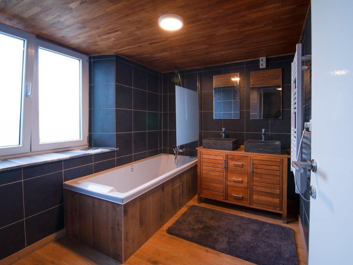 Very Spacious House With Sauna Spa And Countryside Views Gouvy Exteriör bild